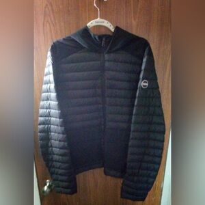 Men's Sleek Black Puffer Jacket